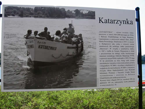 Krótka historia "Katarzynki" na tablicy informacyjnej.